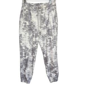 Athleta Farallon Camo Printed Jogger Gray/White Size 8